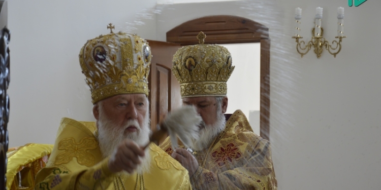 Патриарх Филарет освятил в Южноукраинске храм святых апостолов Петра и Павла
