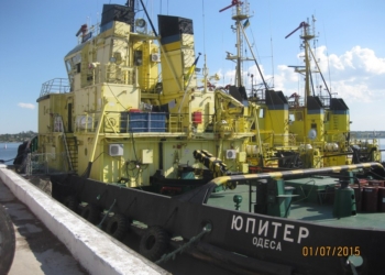 Не нейтральные воды, а скатерть-самобранка: капитан буксира дозаправился там топливом, но николаевские таможенники это заметили