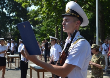 В Учебном центре ВМС в Николаеве на верность украинскому народу присягнули 47 курсантов