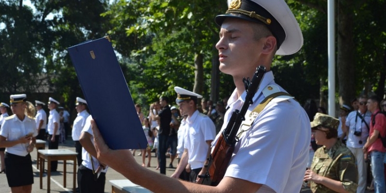 В Учебном центре ВМС в Николаеве на верность украинскому народу присягнули 47 курсантов