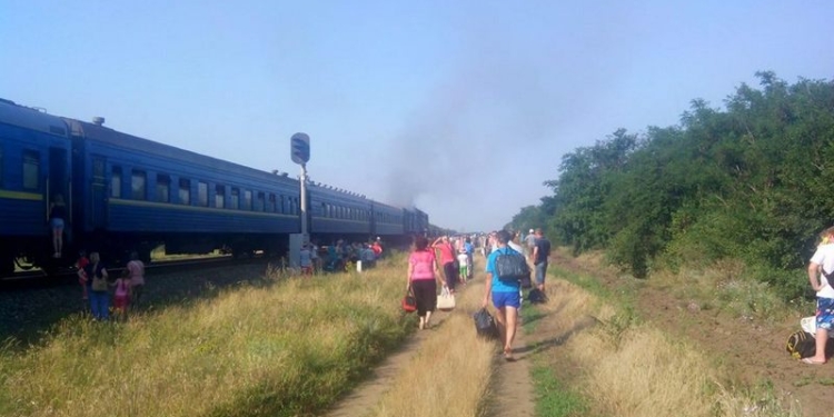 Пожар поезда «Киев-Николаев»: как пассажиры добирались в Николаев через степи