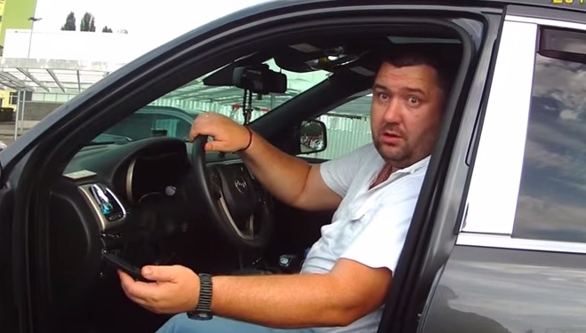 Полиция против милиции. Пьяный милиционер угрожал патрульным оружием