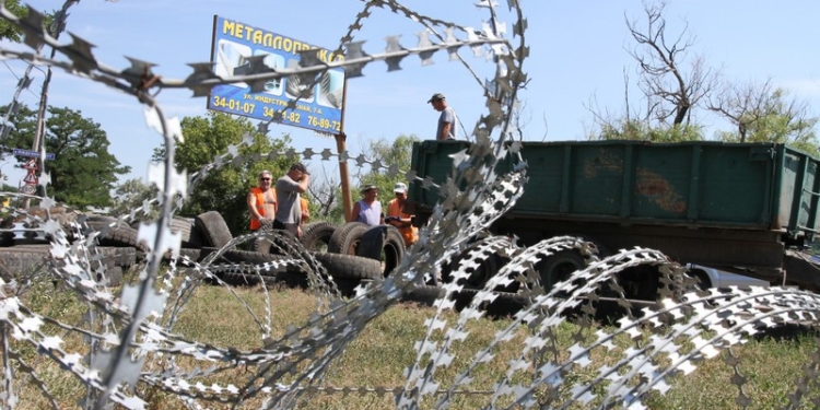 В Николаеве начали демонтировать блокпосты