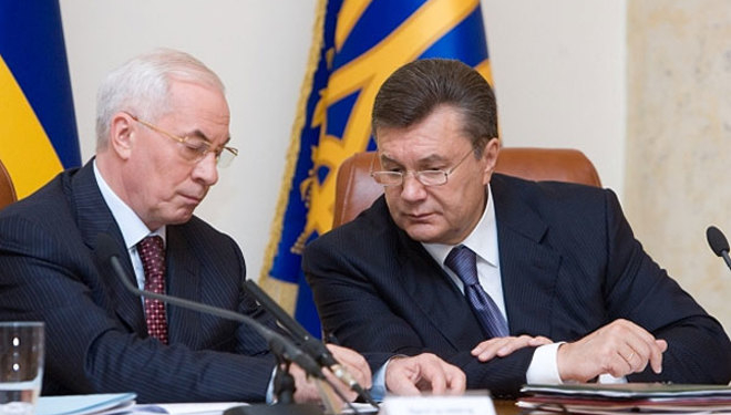 Суд ЕС не рассмотрел жалобы Януковича и Азарова, потому что те ошиблись языком