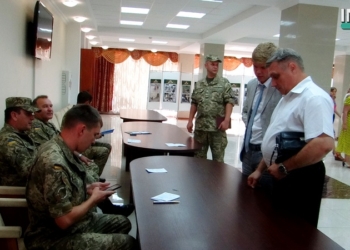 Только два депутата Николаевского облсовета подошли к военкомам за повестками, остальные прошли мимо