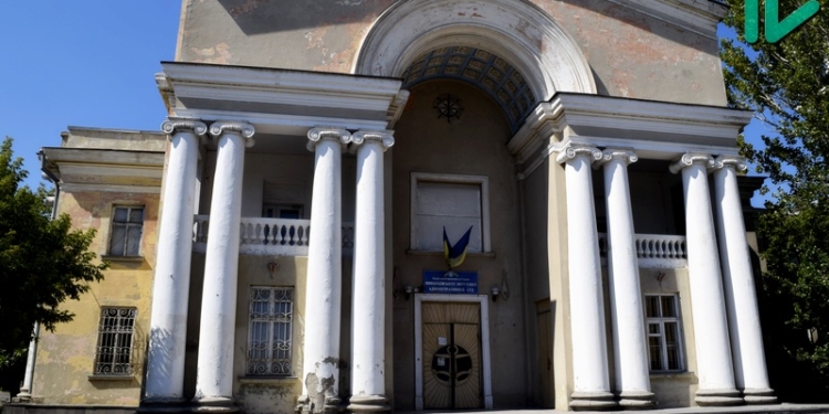 Профсоюзы Никморпорта судятся с Министерством инфраструктуры Украины