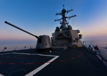 Сегодня в Черное море войдет ракетный эсминец США