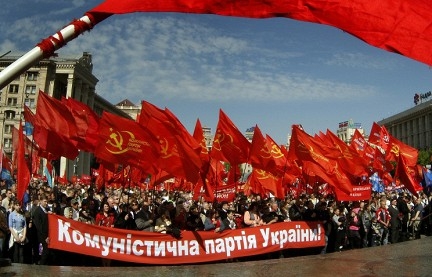 КПУ пойдет на местные выборы. А как же “Левый марш”?