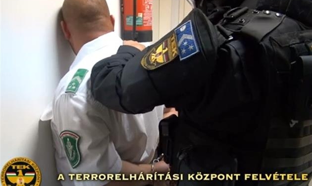 Венгерские спецслужбы задержали своих таможенников за помощь украинской контрабанде