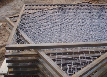 Плохо стоял? В николаевской школе №42 44-летний мужчина украл забор