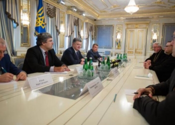 Порошенко считает, что единая поместная православная церковь поможет объединить страну