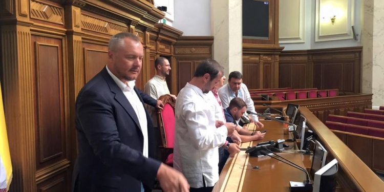 В Раде заблокировали трибуну. Журналистов не пускают в ложу прессы