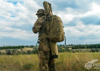 Волонтеры передали рюкзаки для снайперов николаевской «Альфы»