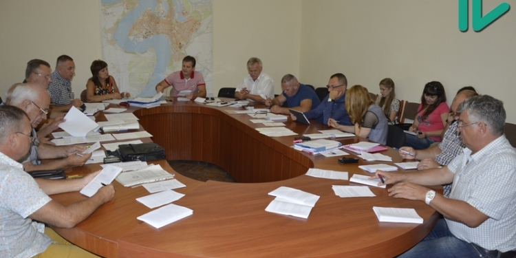 Иногородняя фирма может снести 1,8 гектара дубовых насаждений в Николаеве для строительства торгово-развлекательного комплекса