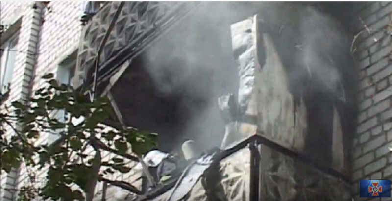 В Николаеве на ул.Чкалова дотла сгорел балкон 1