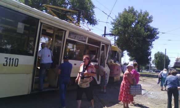В Харькове столкнулись трамваи. 19 пострадавших