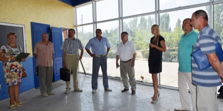 Бывшему кинотеатру «Искра» ищут новую судьбу: возможно, ее перепрофилируют под спорткомплекс