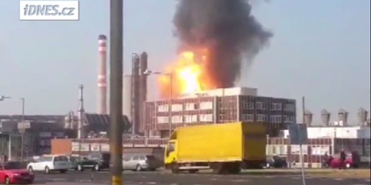 В Чехии взорвался нефтеперерабатывающий завод, объявлен максимальный уровень тревоги