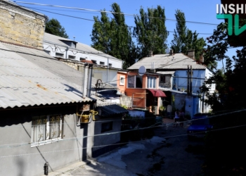 И это тоже николаевский двор: жители ул.Потемкинской, 51 живут, как на пороховой бочке