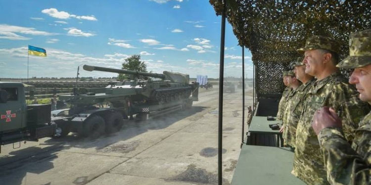 Наша армия получила подкрепление: в зону АТО отправилось 170 единиц техники