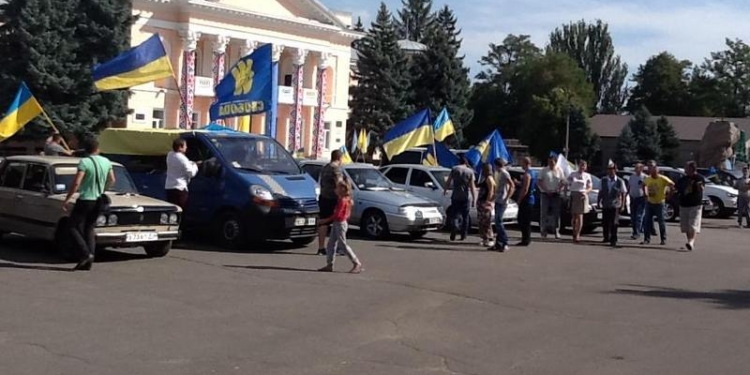 В День Государственного Флага в Первомайске прошел автопробег