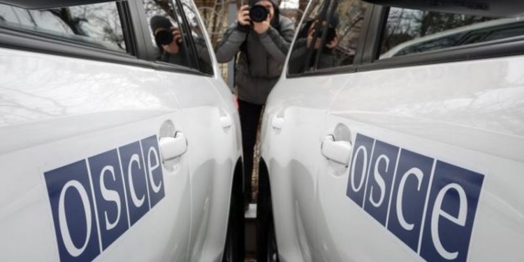 СММ ОБСЕ не покинет Донецк из-за сожженных авто