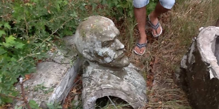 В Первомайском районе Николаевщины продолжается декоммунизация: убран очередной памятник Ленину