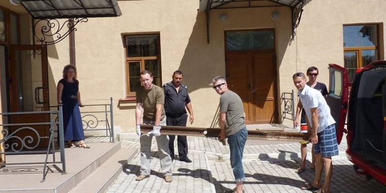 Рельсы-рельсы, шпалы-шпалы… Николаевский краеведческий музей обогатился новыми экспонатами