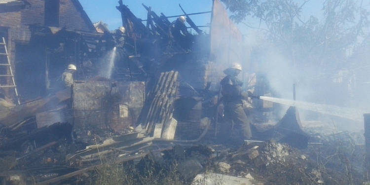 Сжигала мусор – чуть не сожгла дом: за минувшие сутки на Николаевщине спасатели ликвидировали четыре пожара