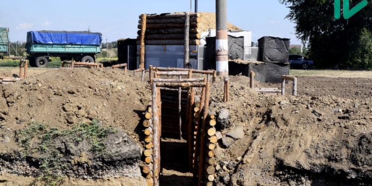 Не крепость, но попадание 120-мм снаряда выдержит: на въезде в Николаев появилось первое фортификационное сооружение