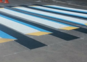 В Киеве появилась “3D зебра” – она визуально выше дороги