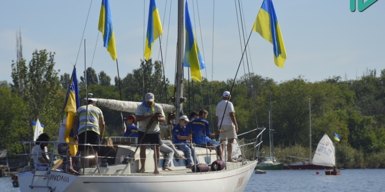 «Наши дети – лучше нас». В Николаеве прошла патриотическая регата