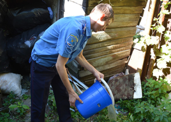 В Николаеве правоохранители накрыли еще одну точку продажи самогона