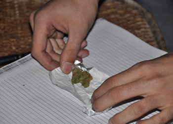 На знаменитом николаевском курорте отец двоих сыновей сбывал отдыхающей молодежи не только канабис, но и амфетамин