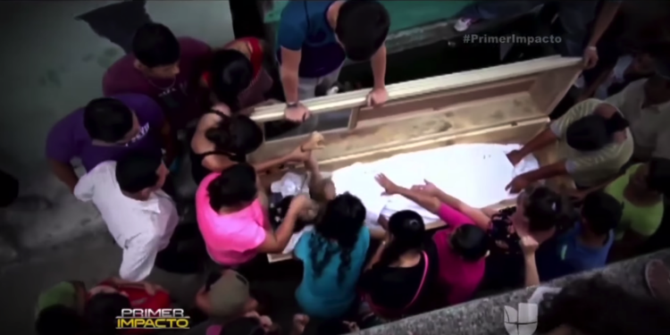 В Гондурасе похоронили потерявшую сознание беременную. Она пришла в себя уже в могиле