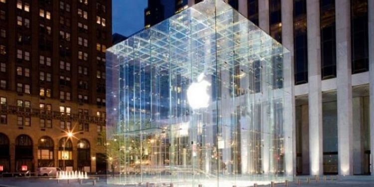 Apple планирует представить новый iPhone 9 сентября