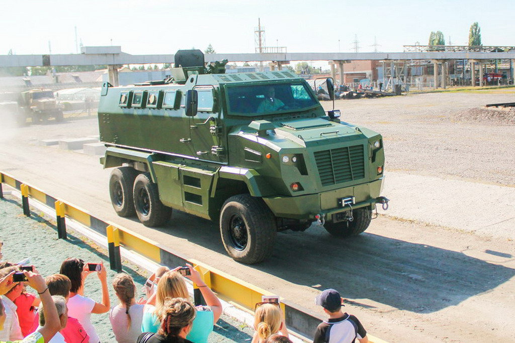 Кременчугский автозавод представил новый бронеавтомобиль КрАЗ Feona 1