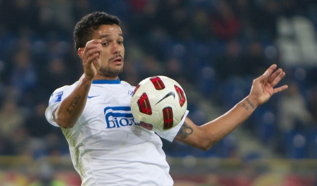 “Днепр” выиграл у “Шахтера” в центральном матче тура чемпионата Украины