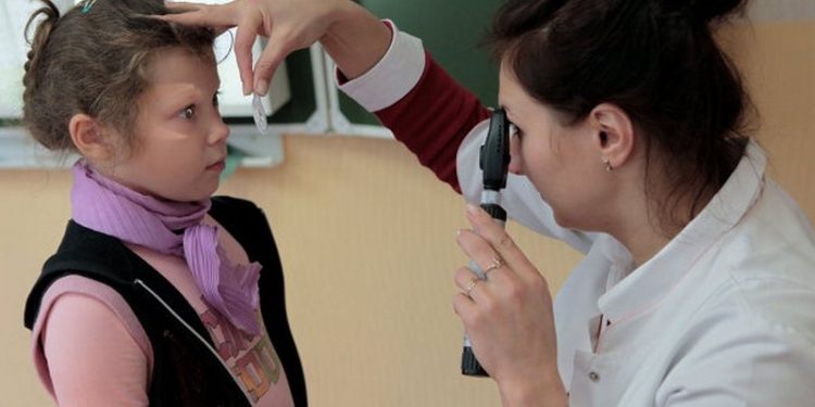 Готовимся к учебному году: 90% школьников Николаевщины уже прошли медосмотр