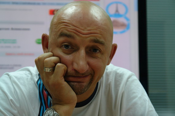 Журналиста и волонтера Алексея Мочанова жестоко избили в Донецкой области 1