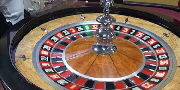 В Славянске будут судить мужчину за организацию игорного бизнеса в подвале