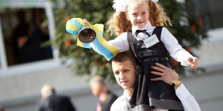 Дети – все-таки дорогое удовольствие: жительницы Николаева рассказали, сколько стоит собрать ребенка в школу