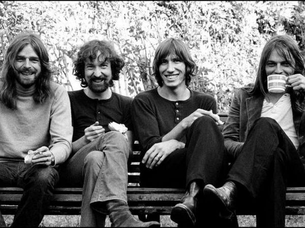 Фронтмен Pink Floyd заявил о роспуске группы 1