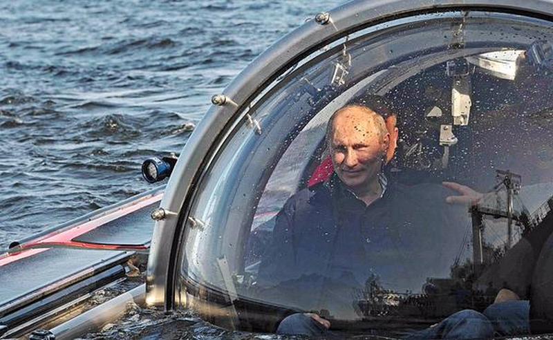 Путин назвал себя морским ангелом, поедающим морских чертей 1