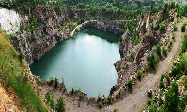 Львов, Киев и Одесса соревнуются за туристическое первенство. Николаев смотрит и думает
