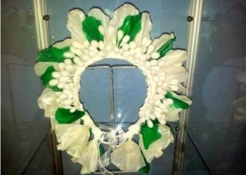 Мастерица из Николаева воссоздала уникальный свадебный венок, который хранится в фондах краеведческого музея