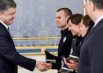 Президент Порошенко подписал закон о полиции