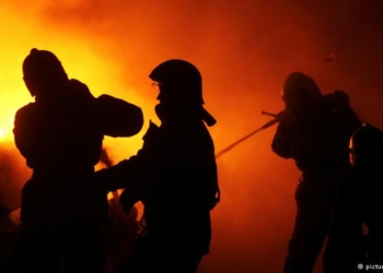 В Николаеве на автостоянке на ул. Космонавтов сгорел ВАЗ