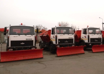 Николаев закупил 4 мусоровоза и 10 машин для уборки дорог за 20 миллионов гривен