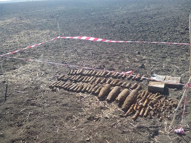 Спасатели-пиротехники за один день обезвредили в Николаевской области 36 авиабомб и 118 боеприпасов